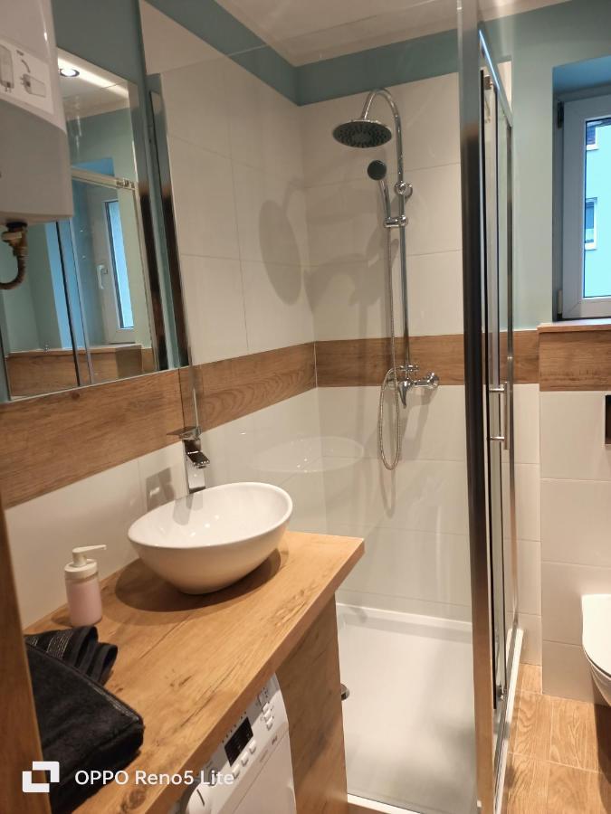 Apartament Przy Kortach 2 บือตอม ภายนอก รูปภาพ